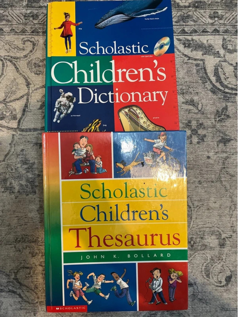 Lot of 2 children dictionary
